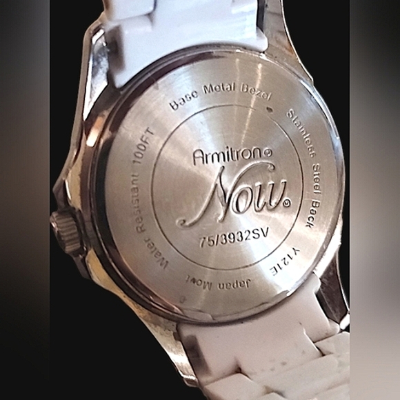 Vintage Armitron Now All White Watch Minimalist Quartz Movement - Picture 4 of 4
